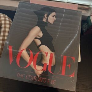 Vogue: The Editor's Eye coffee table Book